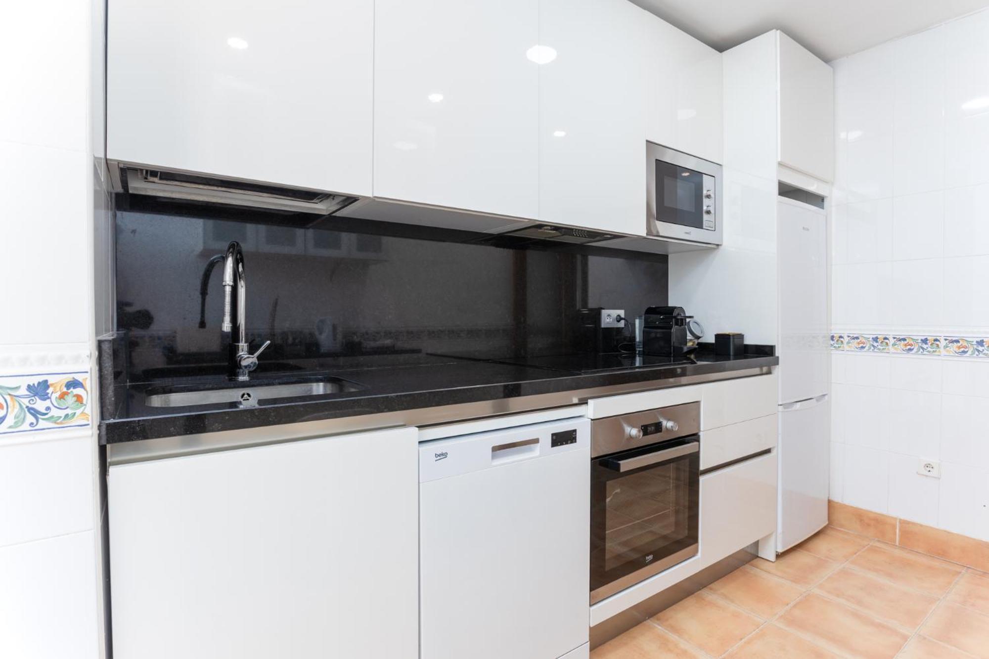 Mtr - Temporary Rent Two Bedrooms Av Del Mar Marbella